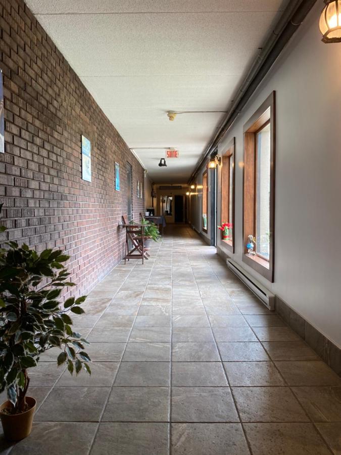 סנט-אוסטאש Motel St-Eustache מראה חיצוני תמונה